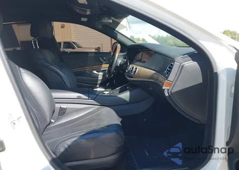 2015 Mercedes-Benz S 550 4Matic z USA, uszkodzony, nr VIN WDDUG8FB2FA201895